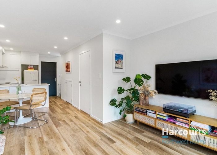  at 5 Wharara Lane, Massey, Waitakere City, Auckland