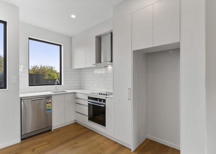  at 16/82 East Coast Road, Milford, North Shore City, Auckland