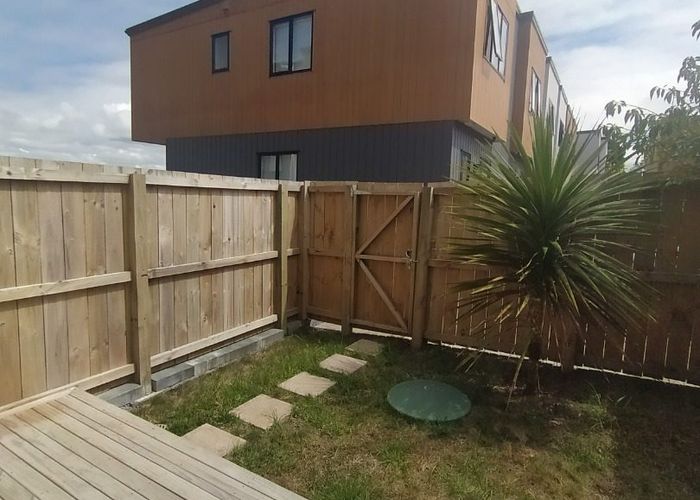  at 2/41 Routley Drive, Glen Eden, Waitakere City, Auckland