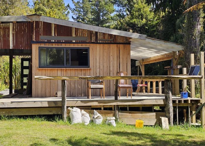  at 215 Clifton Road, Greymouth, Grey, West Coast