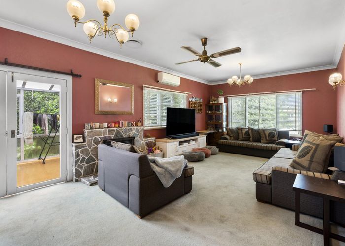  at 37 Court Crescent, Panmure, Auckland City, Auckland