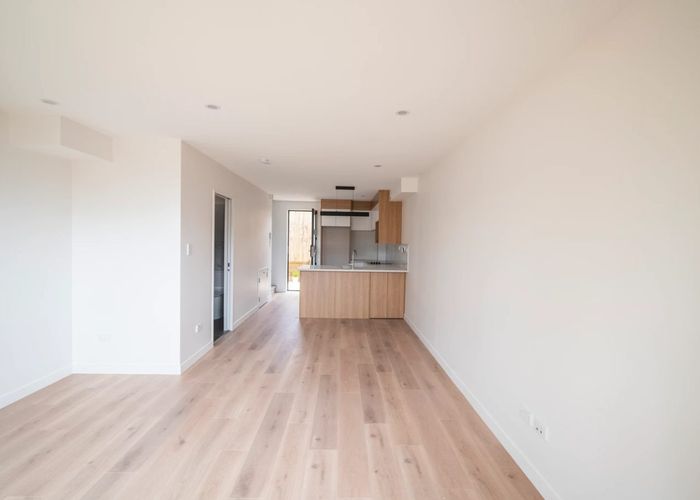  at 4/24 Tomo Street, New Lynn, Auckland