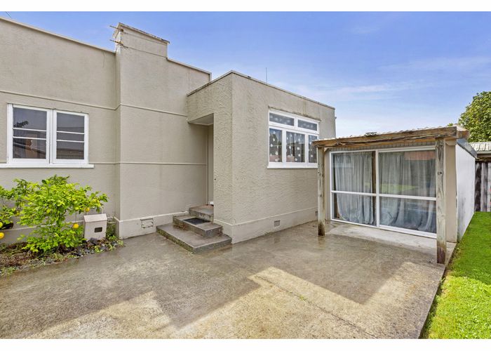  at 16 Wilson Street, Hamilton East, Hamilton