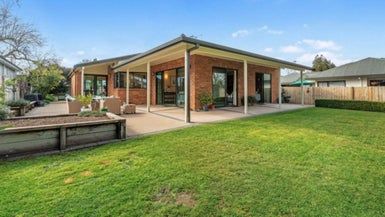  at 137 Grey Street, Hamilton East, Hamilton