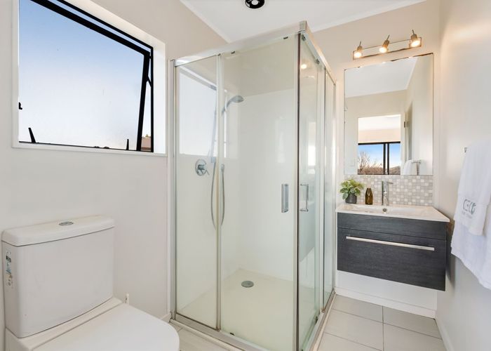  at 24 Bronzewing Tce, Unsworth Heights, North Shore City, Auckland