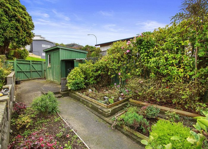  at 32 Turriff Crescent, Tawa, Wellington