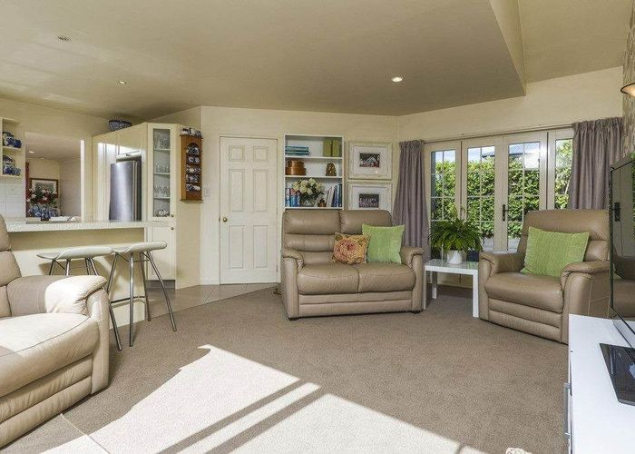  at 1a Rangitoto Terrace, Milford, North Shore City, Auckland