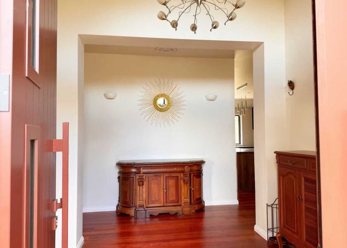  at 10 Whiteways Drive, Albany