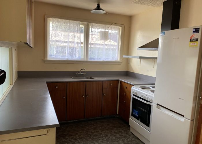  at 6 Rosedale Place, Avonhead, Christchurch City, Canterbury