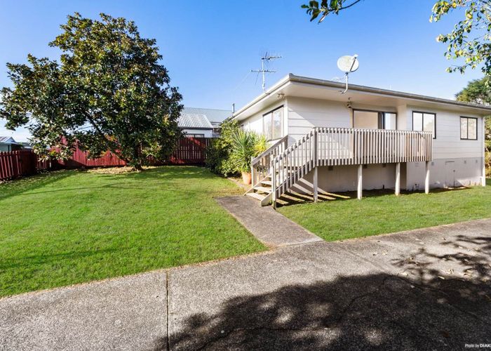  at 20 Posa Avenue, Henderson, Auckland