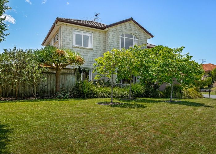  at 4 Mary Forgham Drive, Greenhithe, Auckland