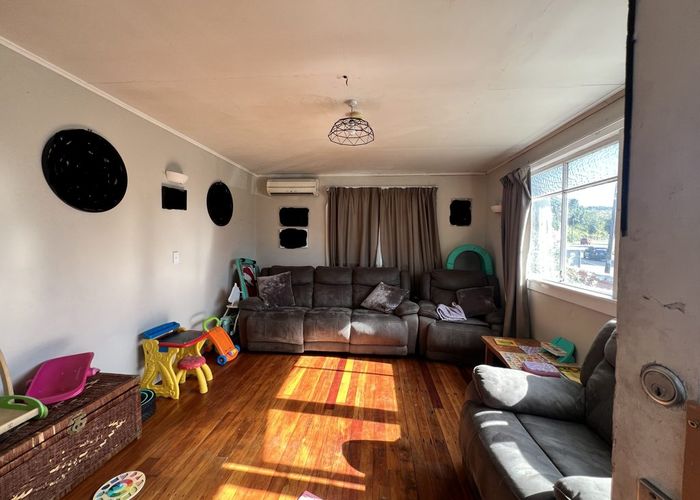  at 1 Titahi Bay Road, Porirua, Porirua, Wellington