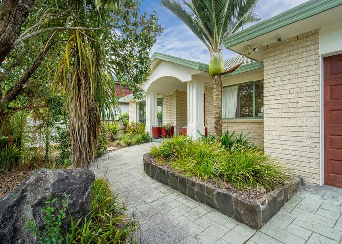  at 27 Hogarth Rise, West Harbour, Auckland