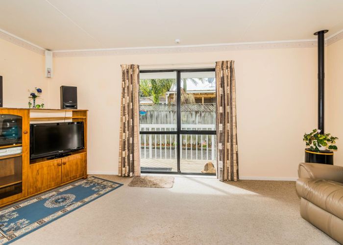  at 1/19 Poinsettia Place, Henderson, Auckland