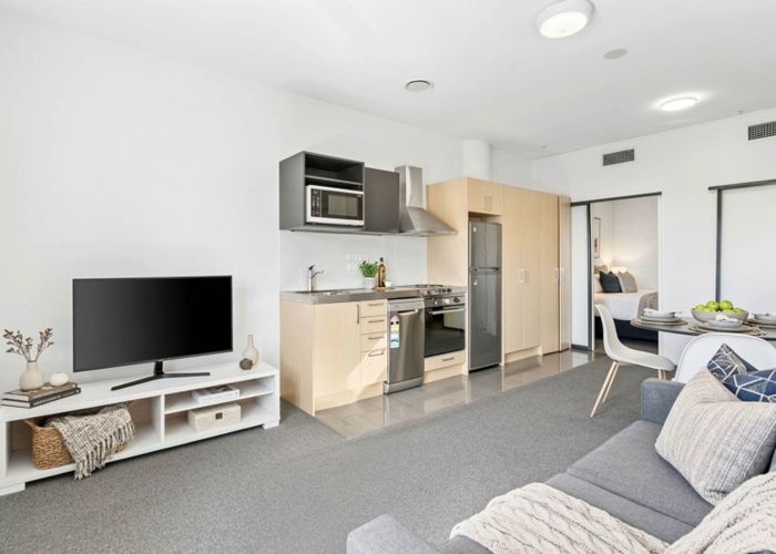  at 711/17 Putney Way, Manukau, Manukau City, Auckland