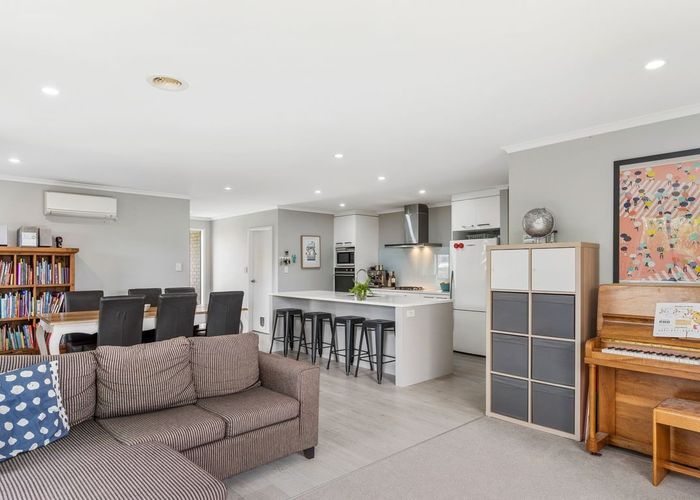  at 33 Captain Mitchell Drive, Opaheke, Papakura