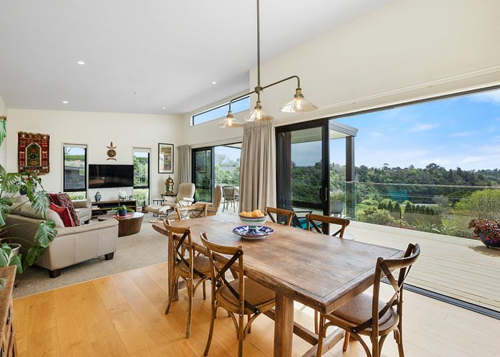  at 9 Kapurau Lane, Merrilands, New Plymouth, Taranaki