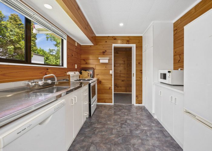  at 16 Irwin Place, Kinloch, Taupō