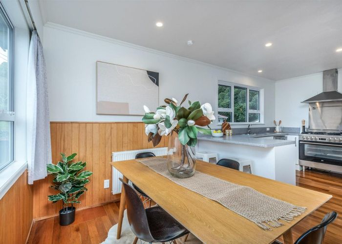  at 52 Kiwi Crescent, Tawa, Wellington