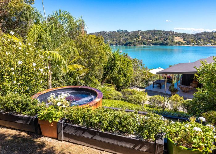  at 72 The Esplanade, Oneroa, Waiheke Island, Auckland