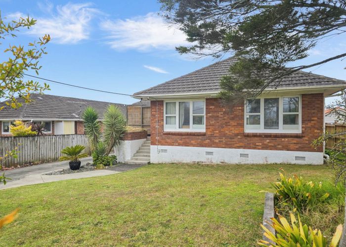  at 279 Glenfield Road, Glenfield, Auckland