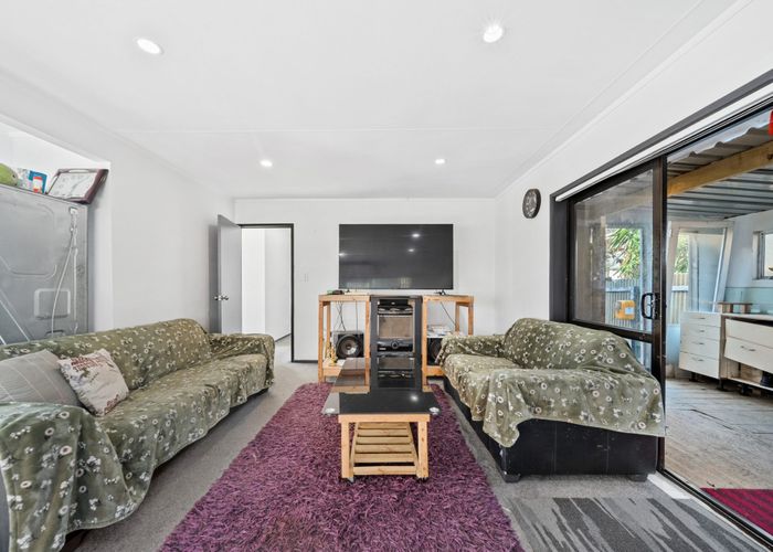  at 1/18 Frobisher Way, Manurewa, Manukau City, Auckland
