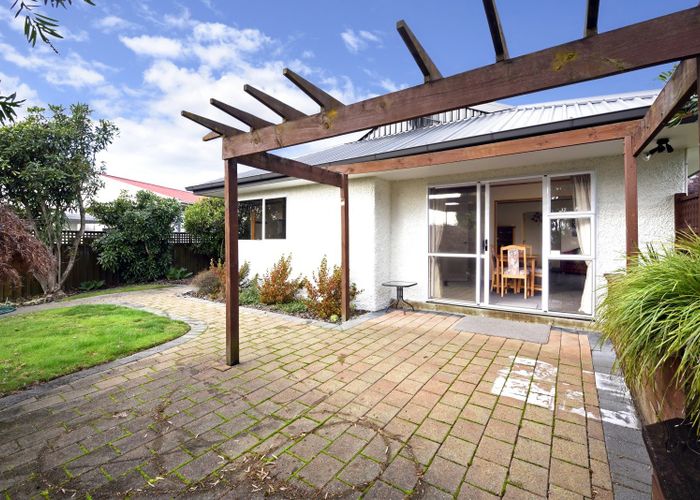  at 10 Cautley Street, Richmond