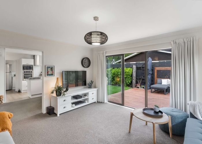  at 2/5 Woodbridge Road, Cashmere, Christchurch City, Canterbury