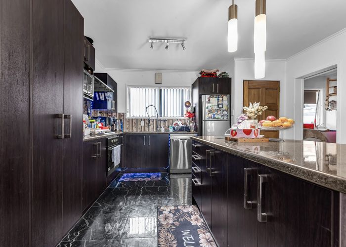  at 31 Redwood Drive, Massey, Waitakere City, Auckland
