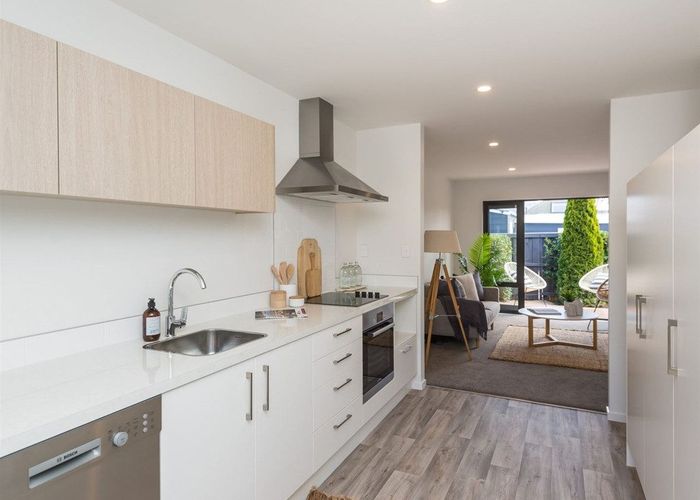  at 3/129 Aikmans Road, Merivale, Christchurch City, Canterbury
