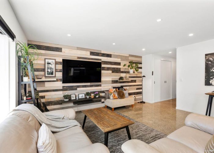  at 83 Fernhill Way, Oteha, North Shore City, Auckland