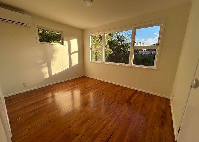  at 17 Clinton Avenue, Te Atatu Peninsula, Waitakere City, Auckland