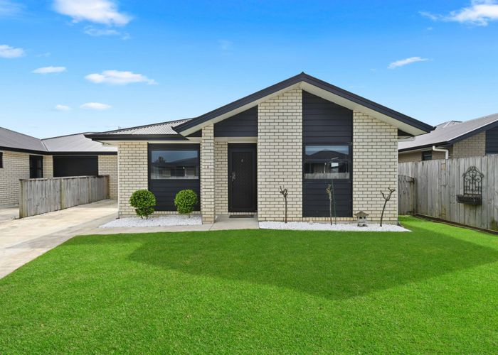  at 8/11 Errol Close, Burbush, Hamilton