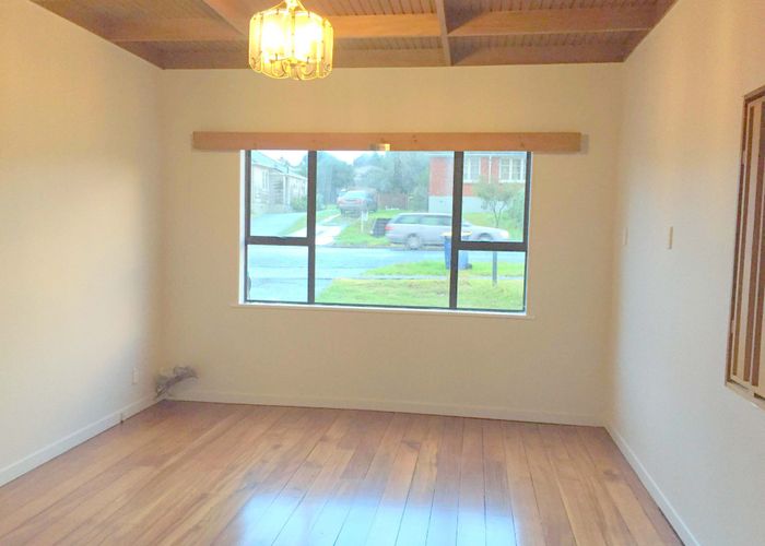  at 11 Hutchinson Ave, New Lynn, Waitakere City, Auckland