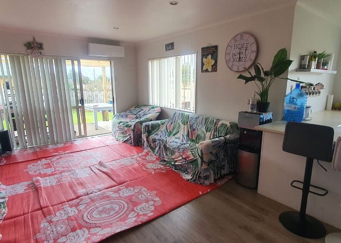  at 9 Neesons Way, Glendene, Waitakere City, Auckland