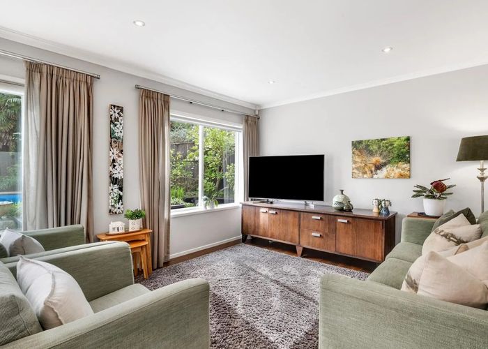  at 11 Holly Way, Sunnyhills, Auckland
