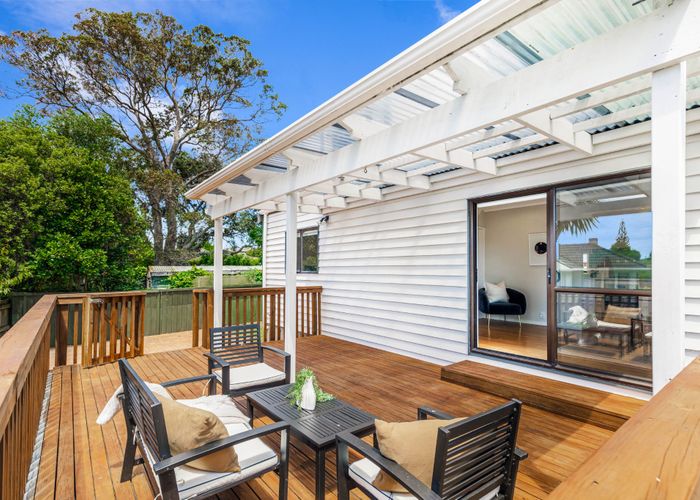  at 2/12 Neil Avenue, Te Atatu Peninsula, Waitakere City, Auckland