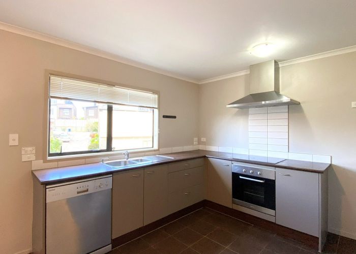  at 7/172 Mcleod Road, Te Atatu South, Auckland