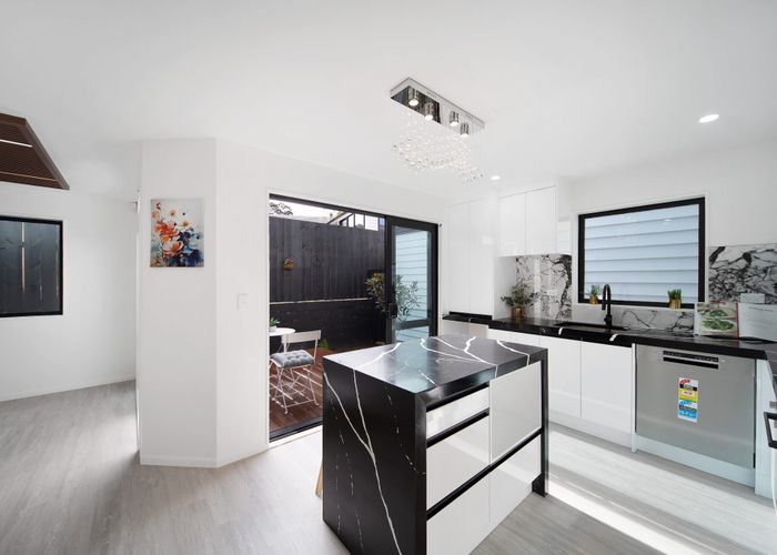  at 4/6 Pikitea Road, Mangere Bridge, Manukau City, Auckland