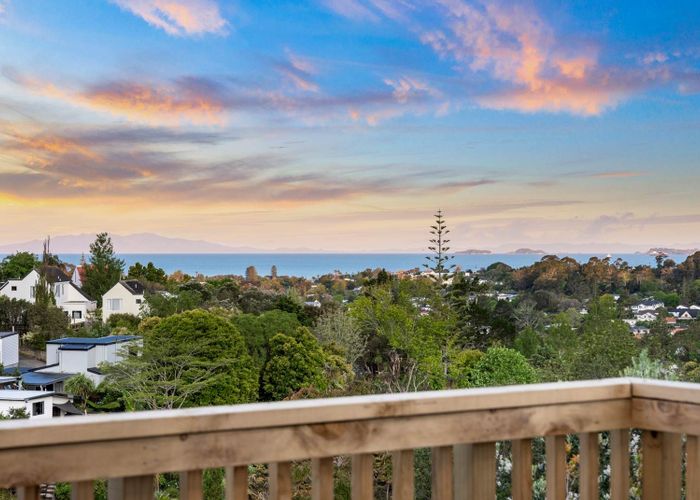  at 905D East Coast Road, Northcross, Auckland