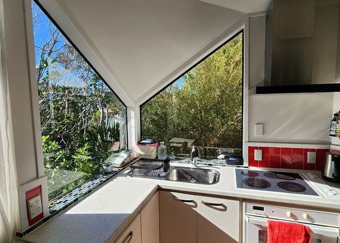  at 14/18 Parr Terrace, Castor Bay, North Shore City, Auckland