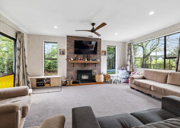  at 185 Bird Road, Bird Road, Stratford