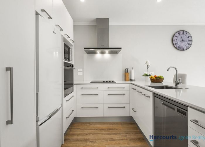  at 7 Samuel Cassidy Avenue, Swanson, Waitakere City, Auckland