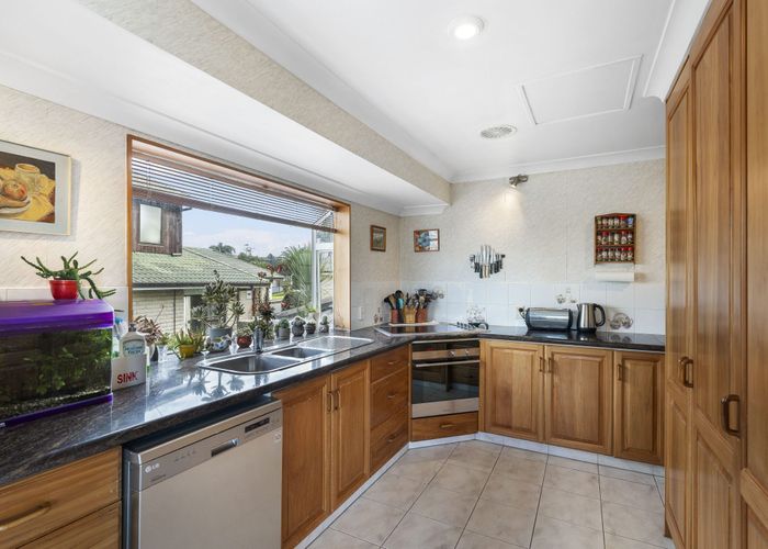  at 2/1 Clearwater Cove, West Harbour, Waitakere City, Auckland