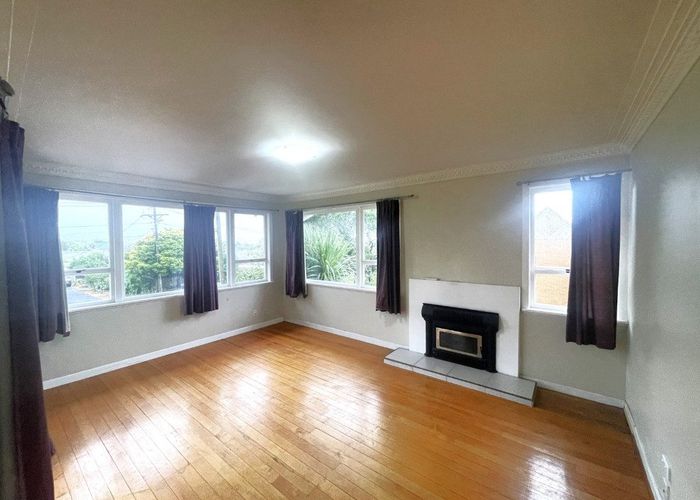  at 2 Boler Place, New Lynn, Waitakere City, Auckland