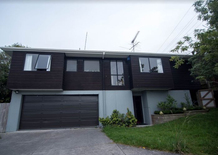  at 1/18 Atlantis Place, Tōtara Vale, Auckland