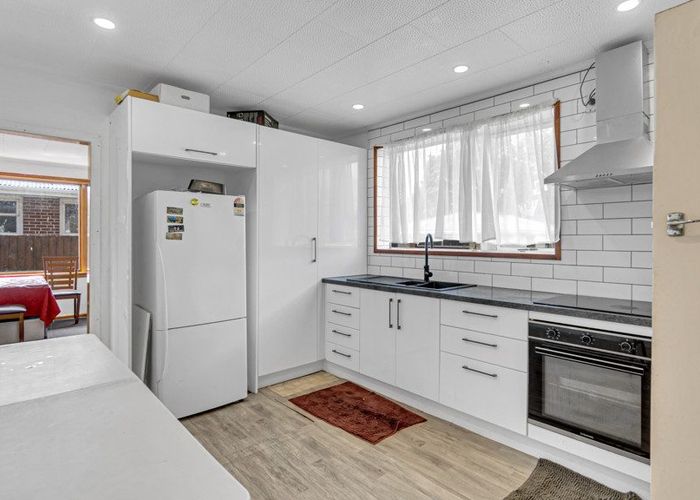  at 4 Oakdale Street, Avonhead, Christchurch City, Canterbury