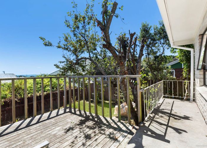  at 3/20 Westwell Road, Belmont, Auckland