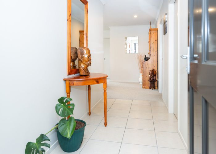  at 40 Parkside Drive, Huntington, Hamilton