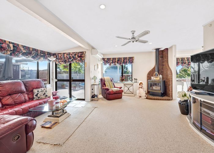  at 7 Metric Place, Te Atatu South, Auckland